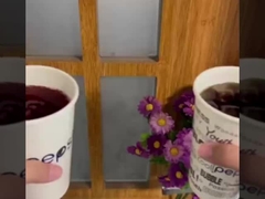 یک فنجان کاغذی